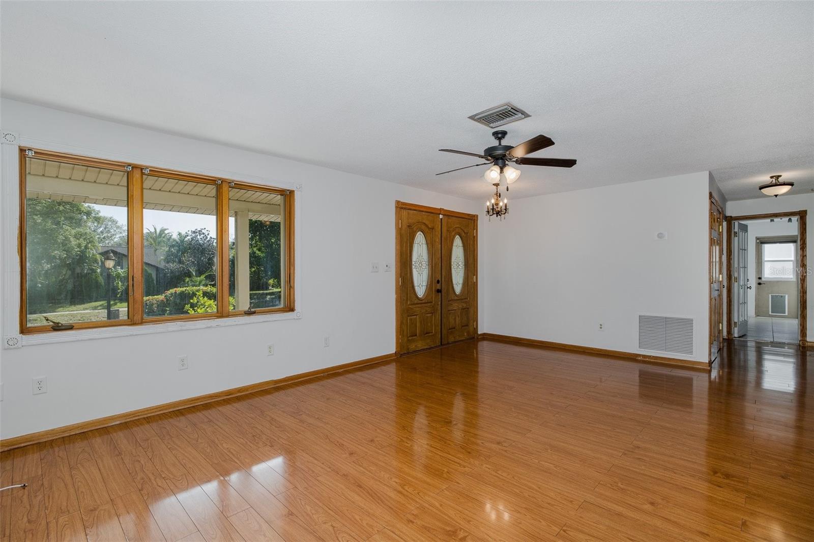 Image 26 of 74 For 2568 Redwood Way