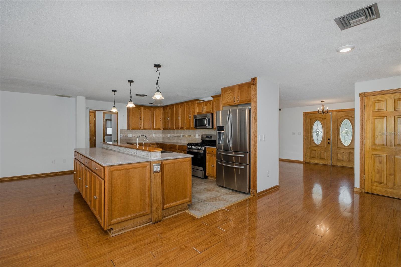 Image 33 of 74 For 2568 Redwood Way