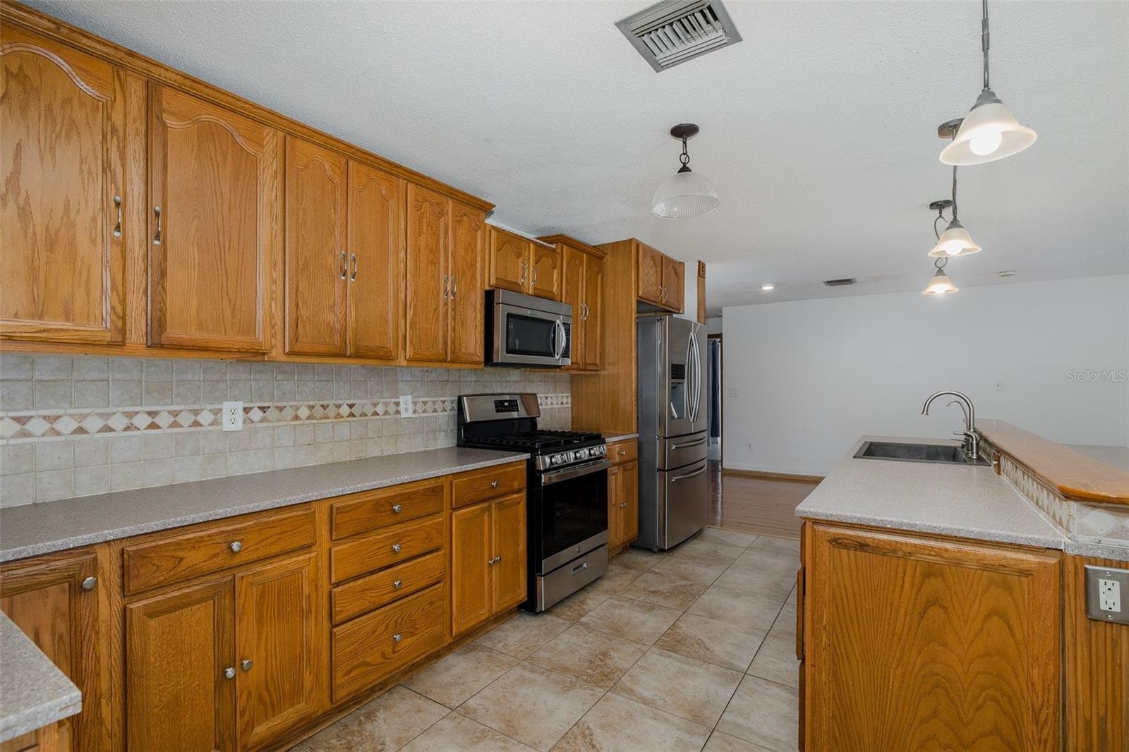 Image 36 of 74 For 2568 Redwood Way
