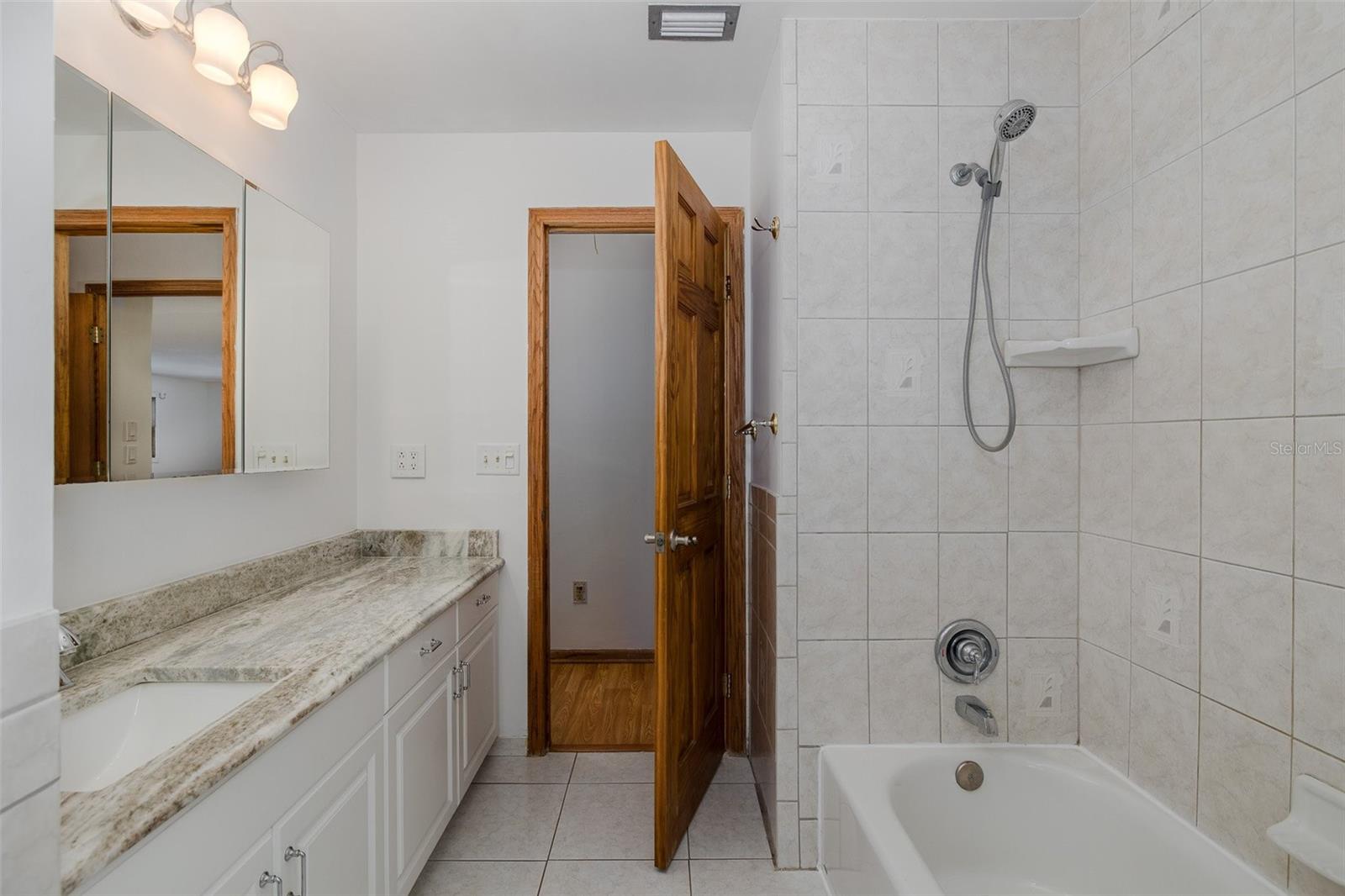 Image 49 of 74 For 2568 Redwood Way