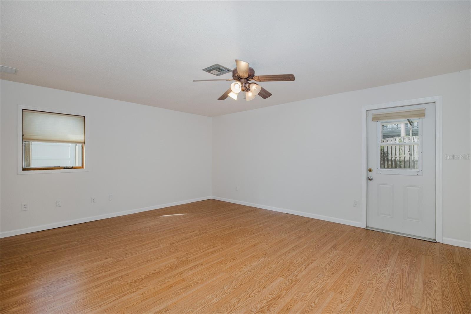 Image 52 of 74 For 2568 Redwood Way