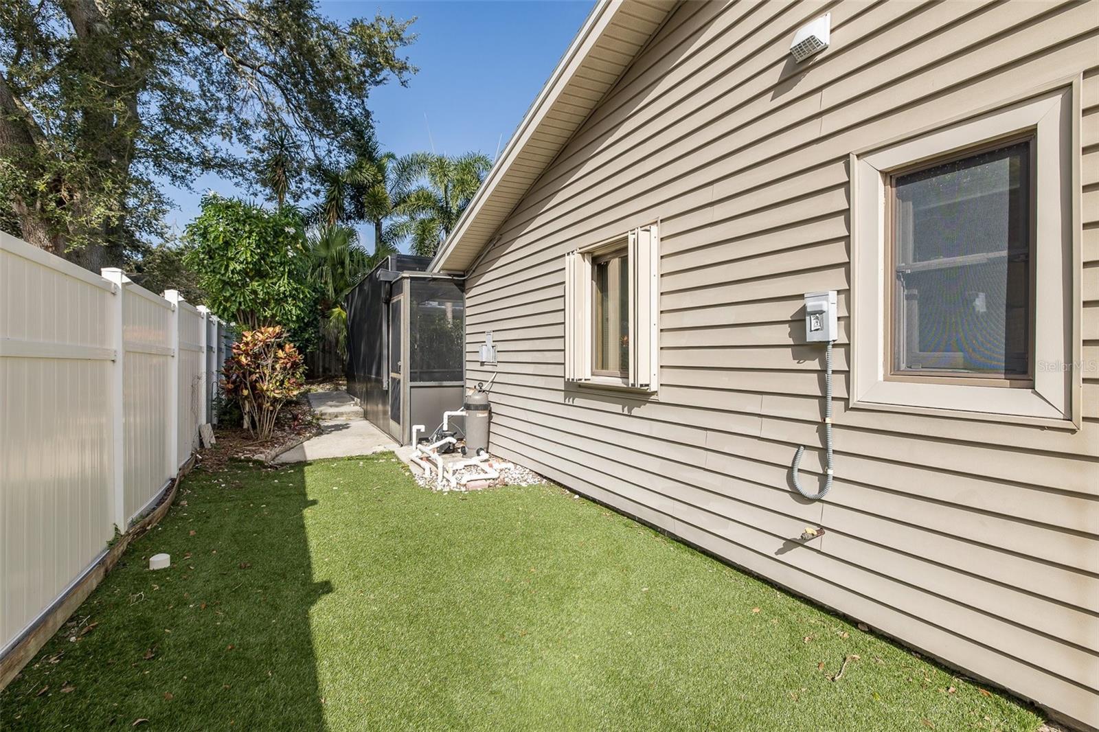 Image 69 of 74 For 2568 Redwood Way