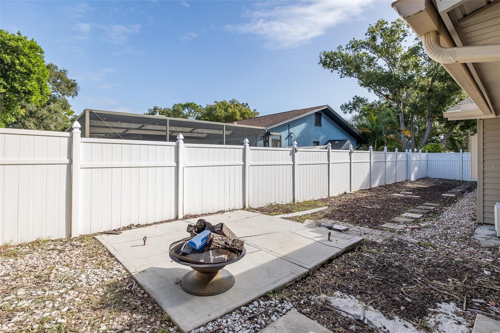 Image 72 of 74 For 2568 Redwood Way