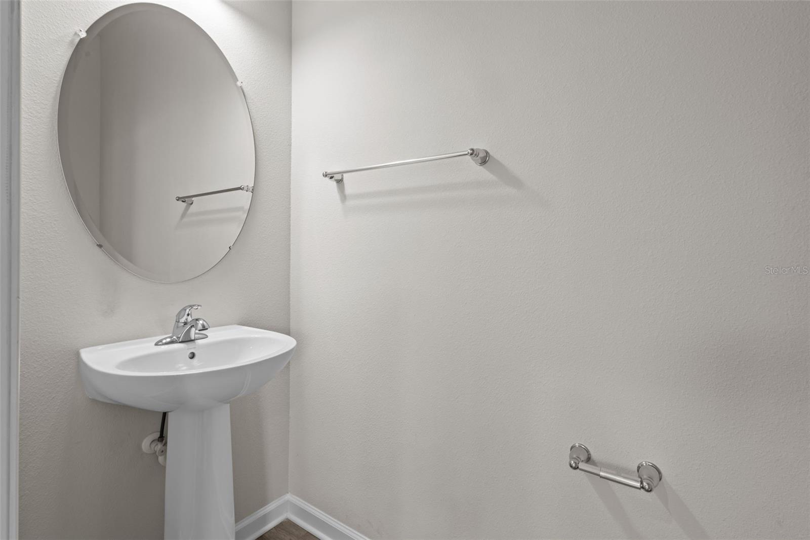 Image 15 of 54 For 15384 Caravan Avenue