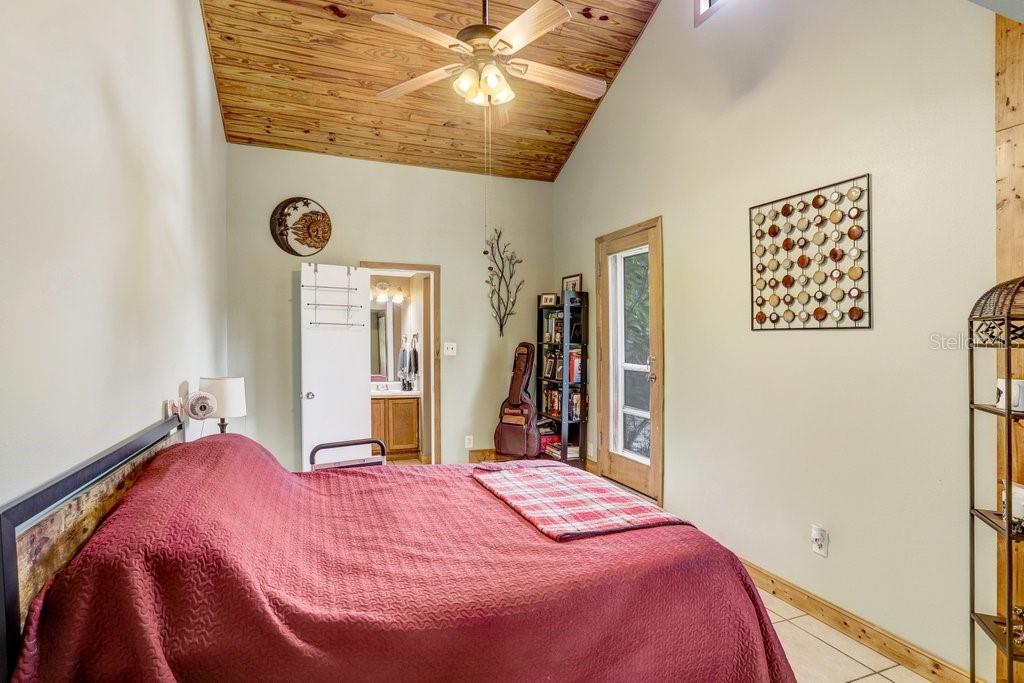 Image 11 of 40 For 905 Cornelius Avenue