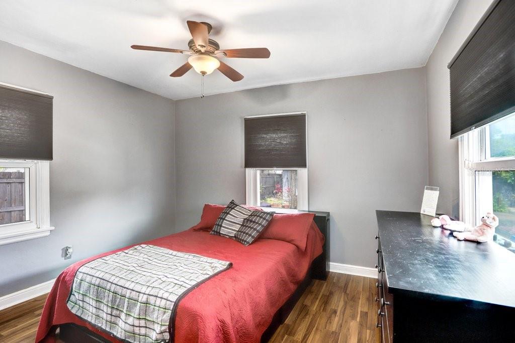 Image 13 of 40 For 905 Cornelius Avenue