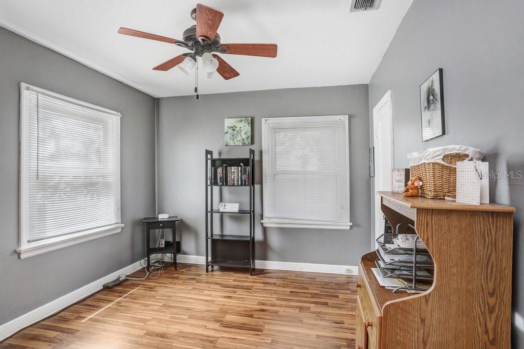 Image 15 of 40 For 905 Cornelius Avenue