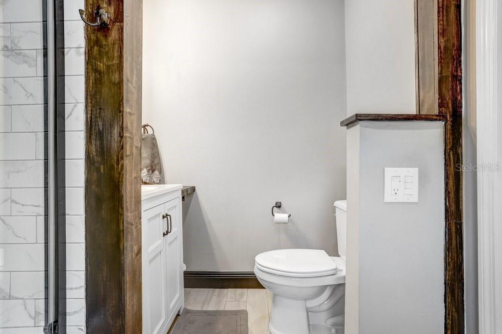 Image 18 of 40 For 905 Cornelius Avenue