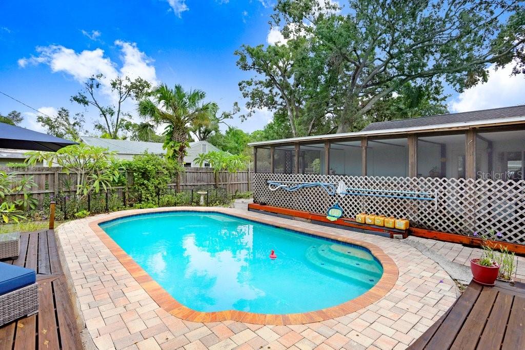 Image 24 of 40 For 905 Cornelius Avenue