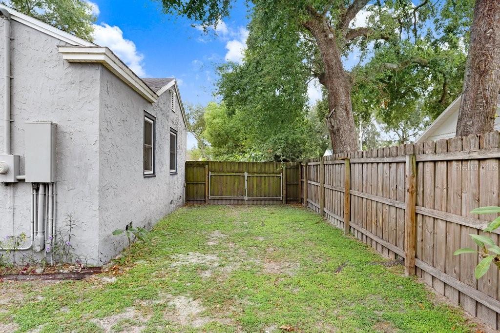 Image 33 of 40 For 905 Cornelius Avenue