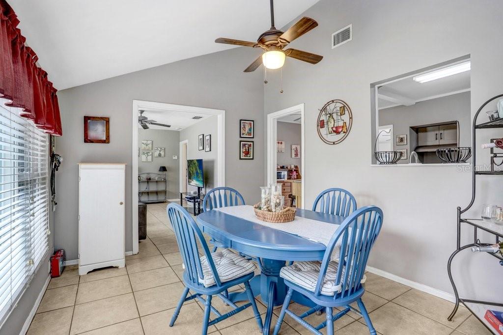 Image 6 of 40 For 905 Cornelius Avenue