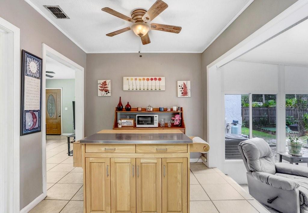 Image 8 of 40 For 905 Cornelius Avenue