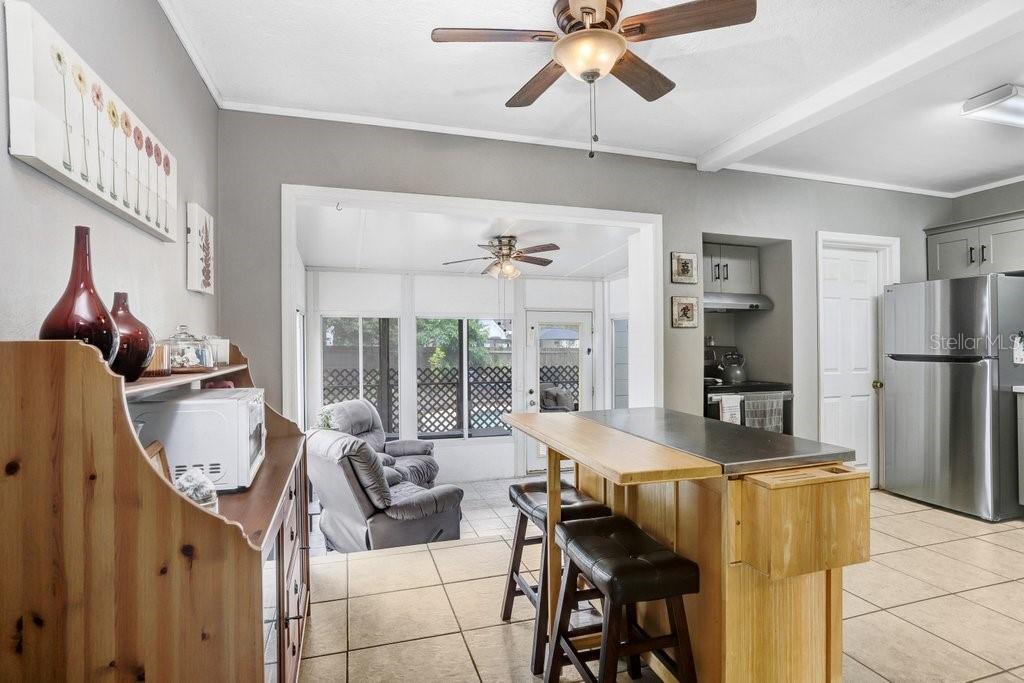 Image 9 of 40 For 905 Cornelius Avenue