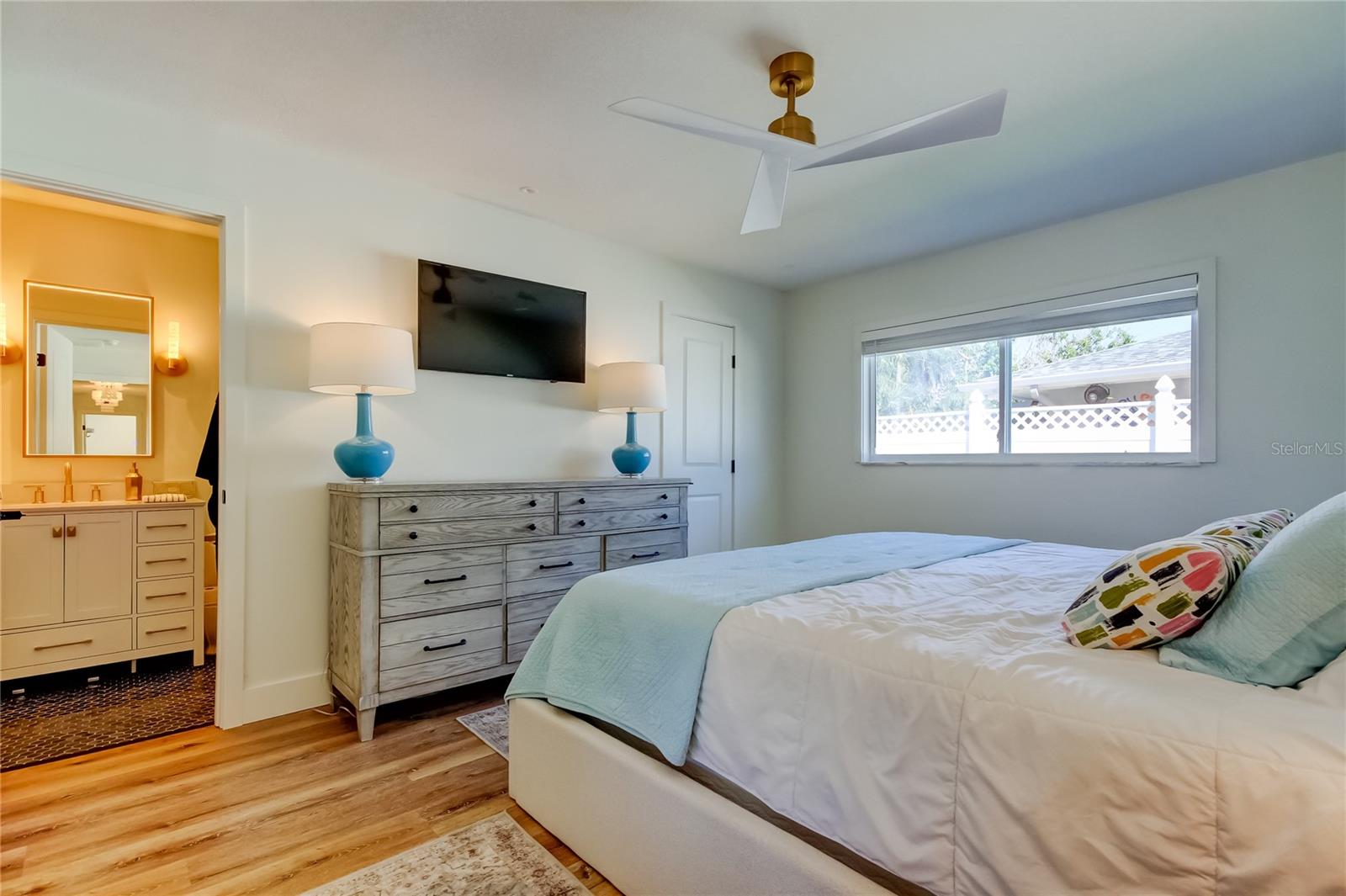 Image 17 of 31 For 119 8th Street