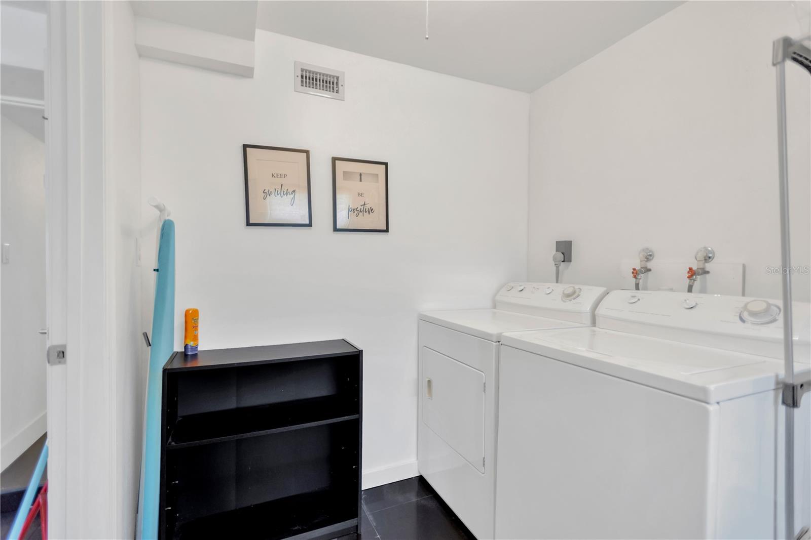 Image 17 of 29 For 4147 Augustine Avenue