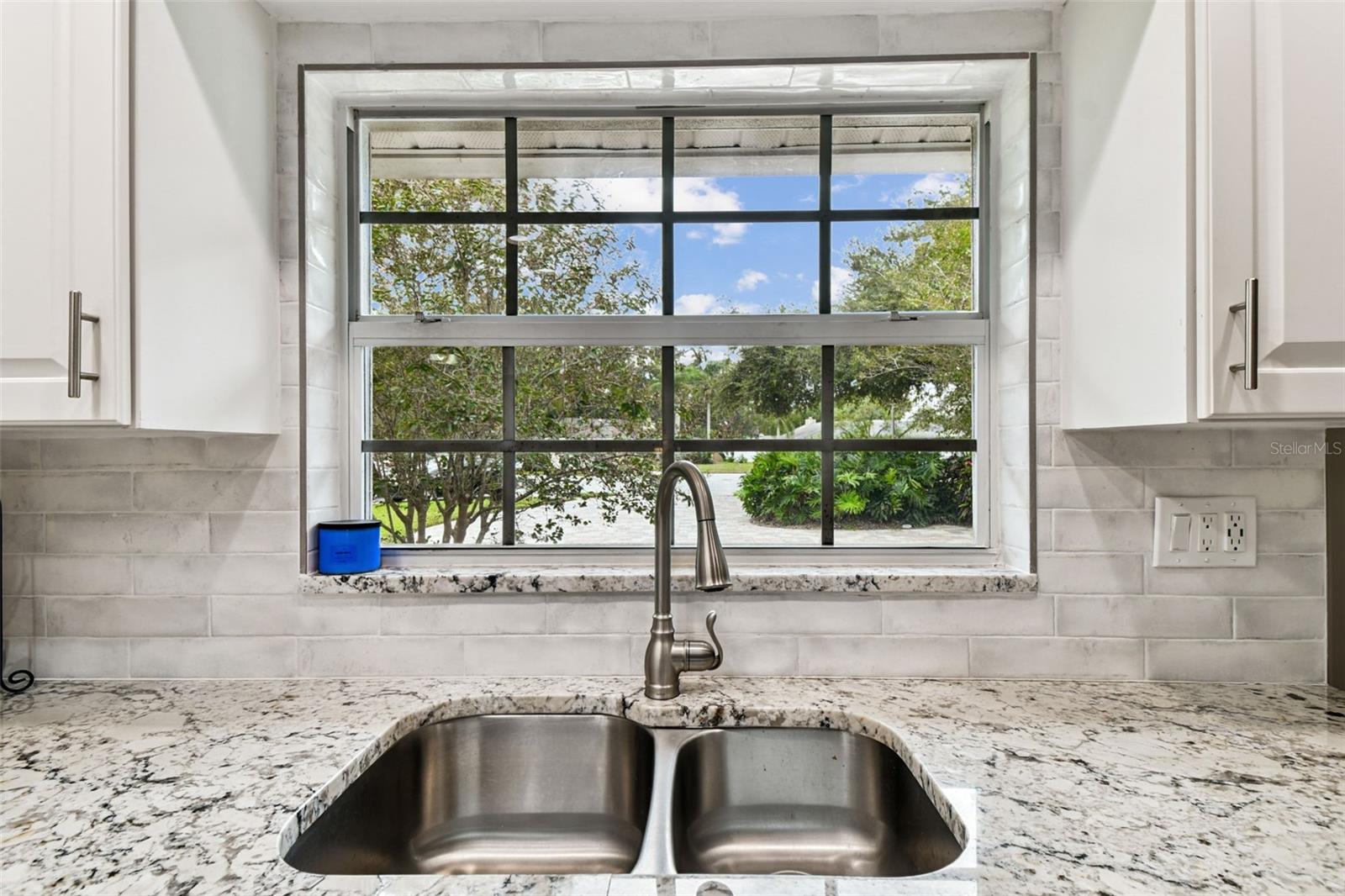 Listing photo id 16 for 40 Citrus Court