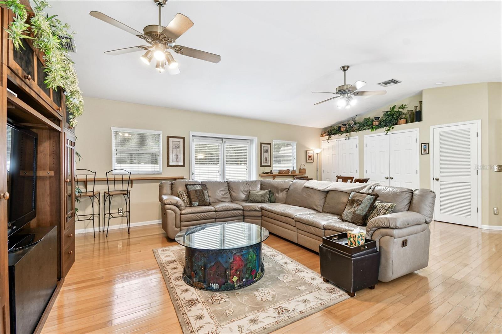 Listing photo id 30 for 40 Citrus Court