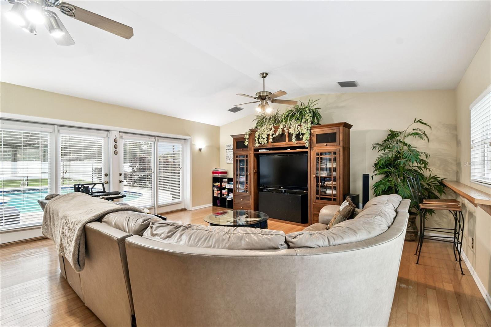 Listing photo id 32 for 40 Citrus Court