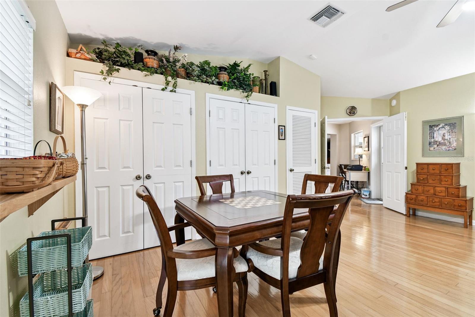 Listing photo id 33 for 40 Citrus Court