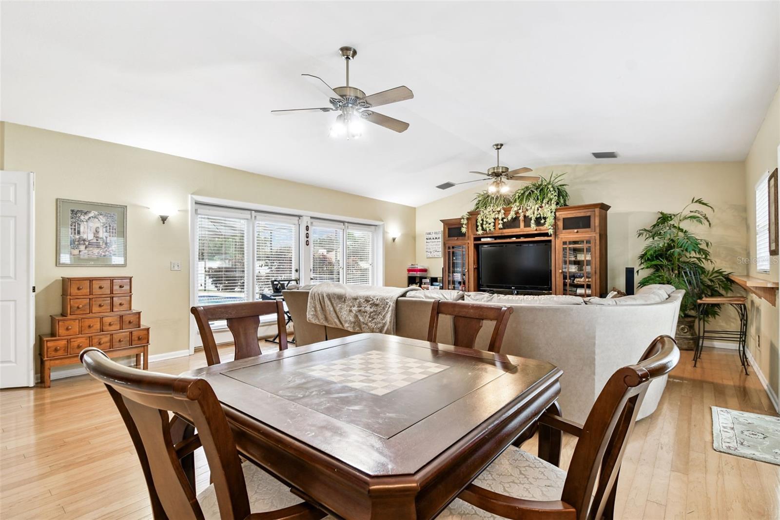 Listing photo id 35 for 40 Citrus Court