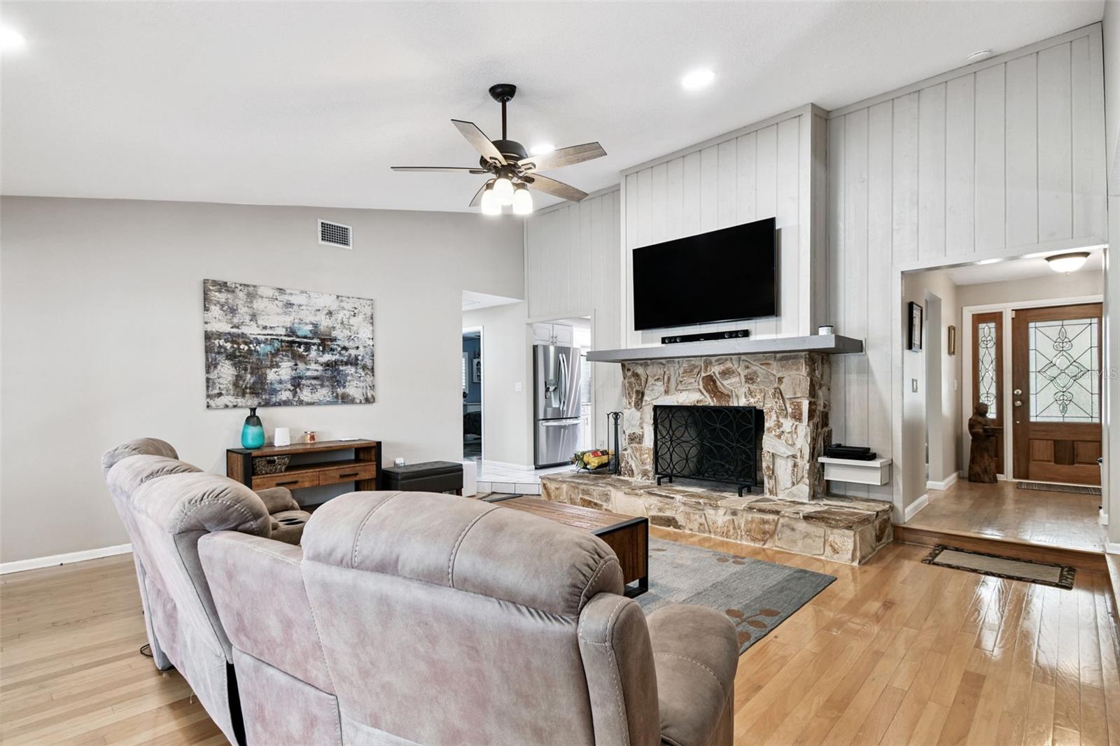 Listing photo id 5 for 40 Citrus Court