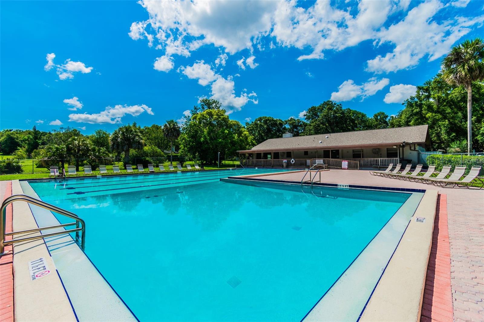 Listing photo id 88 for 40 Citrus Court