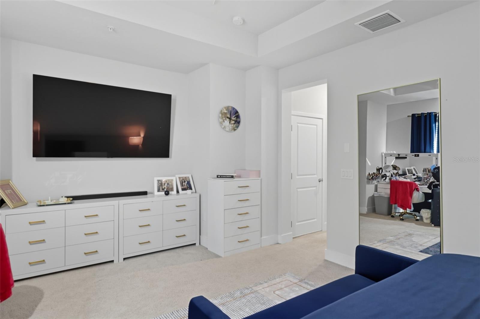 Image 26 of 46 For 2511 Grady Avenue 34