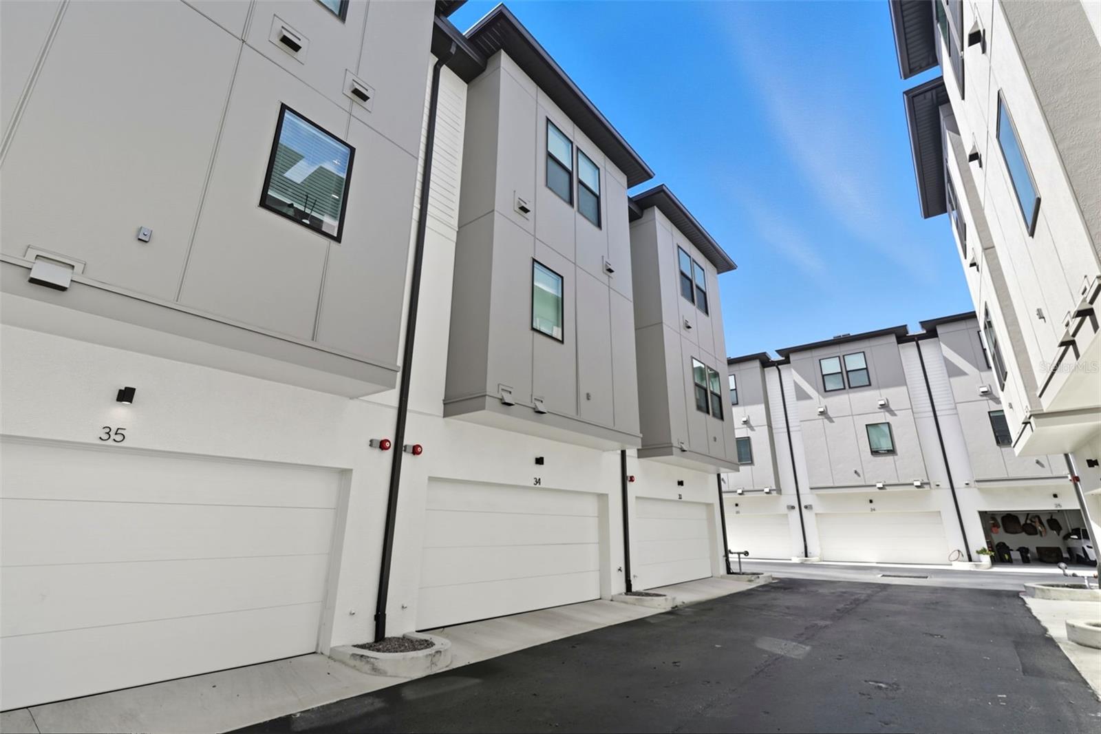 Image 46 of 46 For 2511 Grady Avenue 34