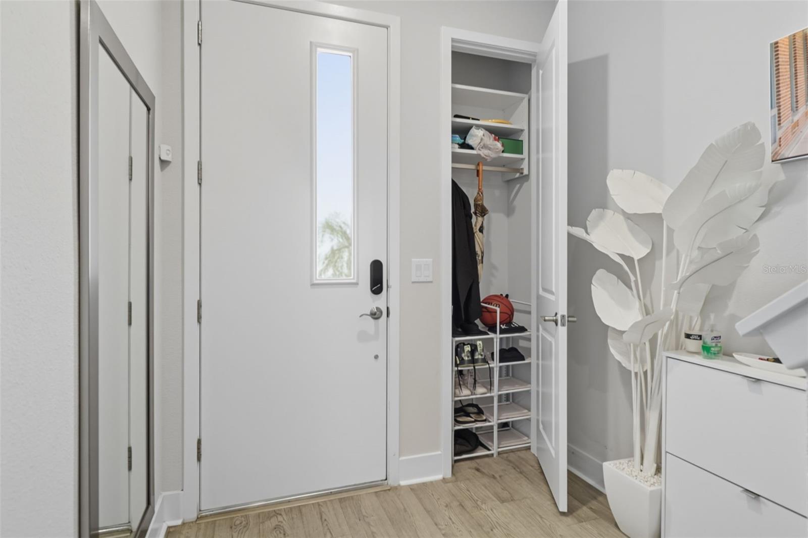 Image 9 of 46 For 2511 Grady Avenue 34