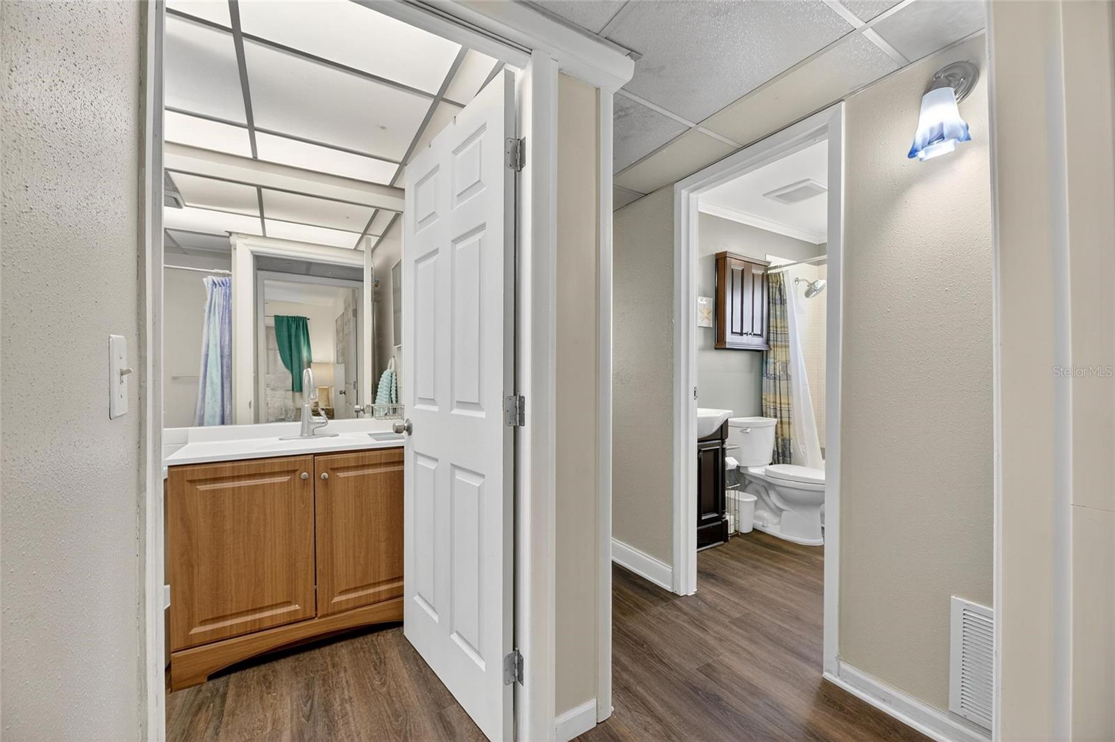 Image 25 of 53 For 101 Cambridge Trail 193