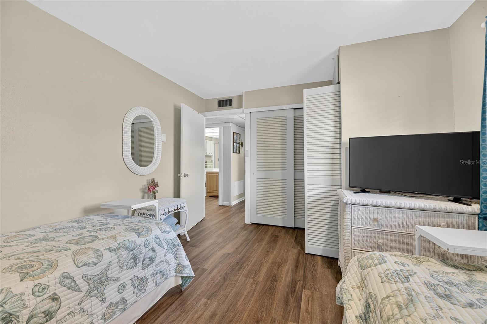 Image 27 of 53 For 101 Cambridge Trail 193