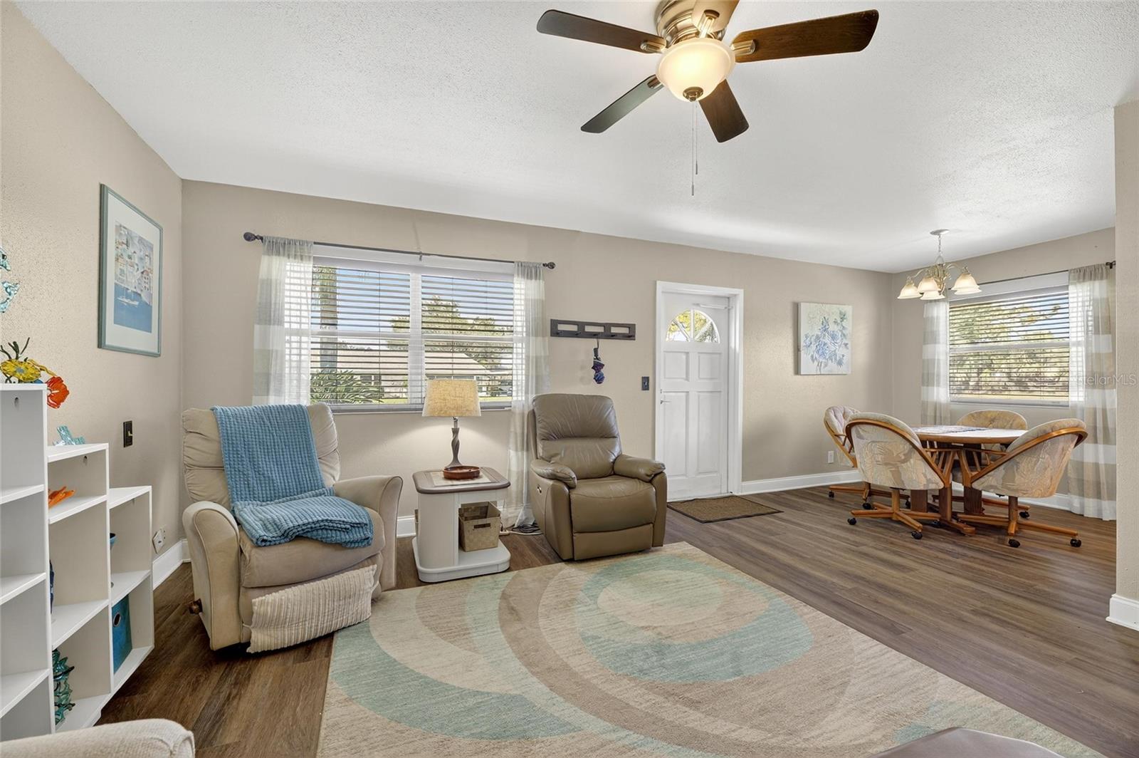 Image 6 of 53 For 101 Cambridge Trail 193