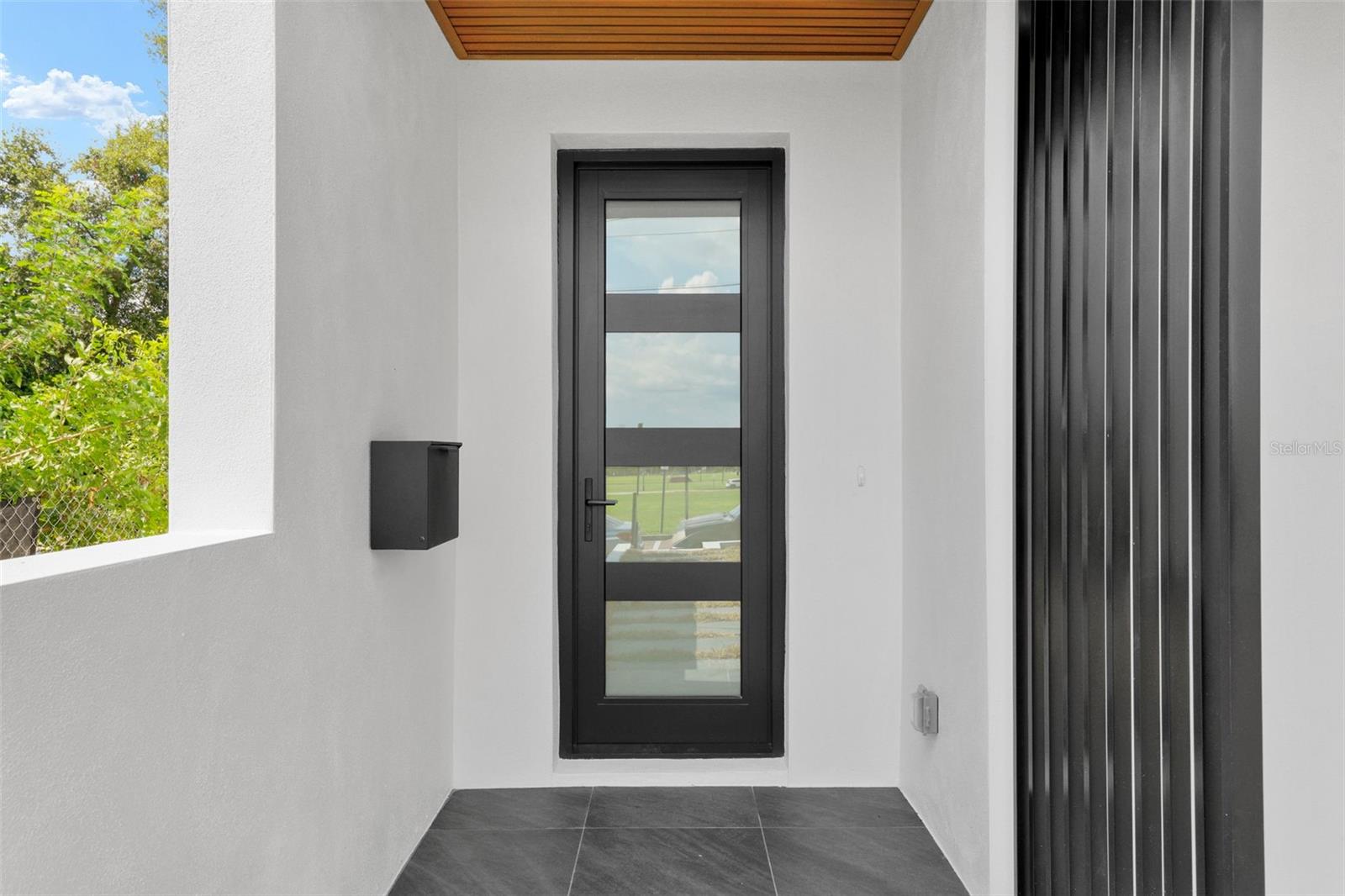 Image 16 of 84 For 501 Ross Avenue 3