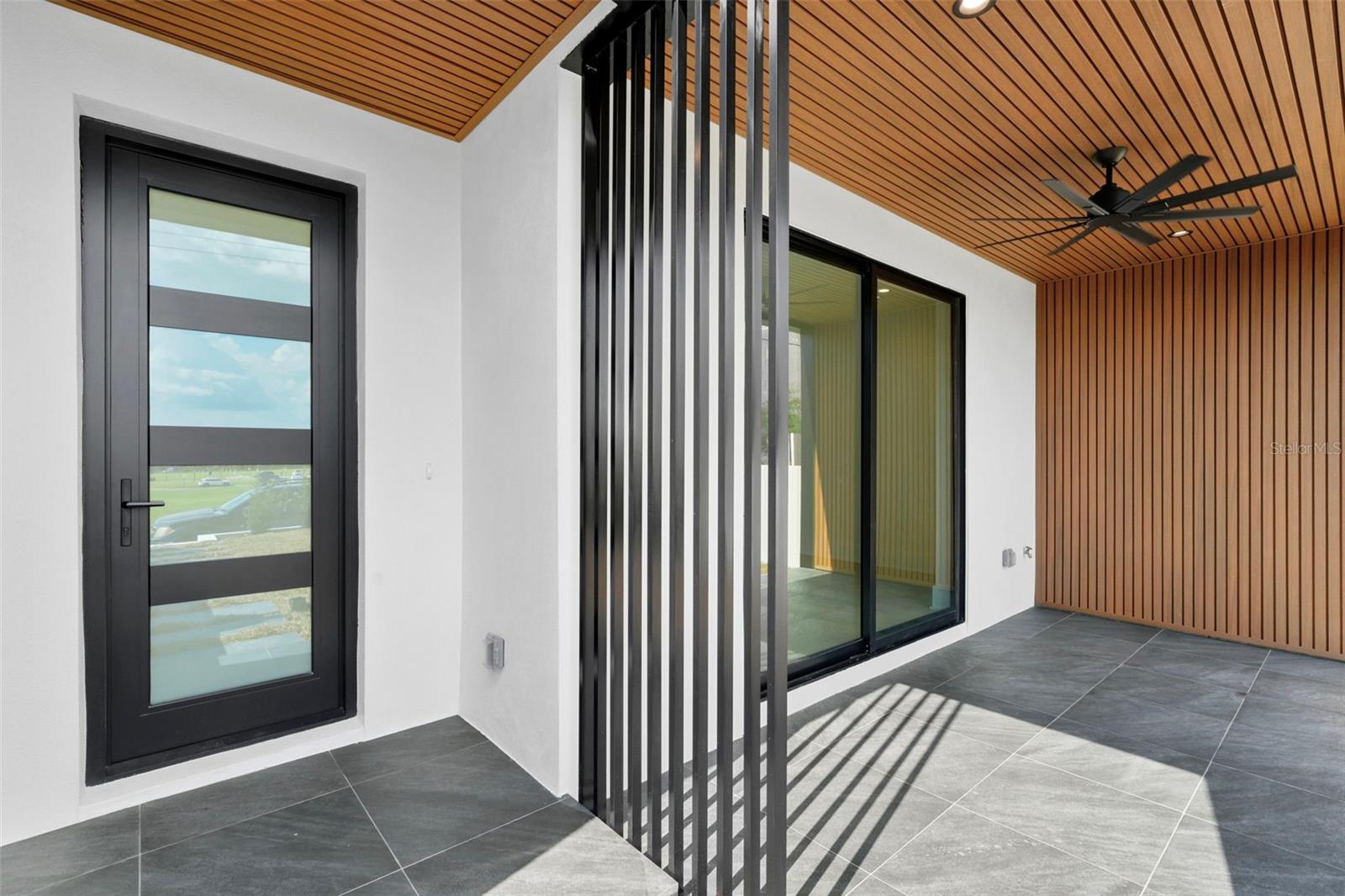 Image 17 of 84 For 501 Ross Avenue 3