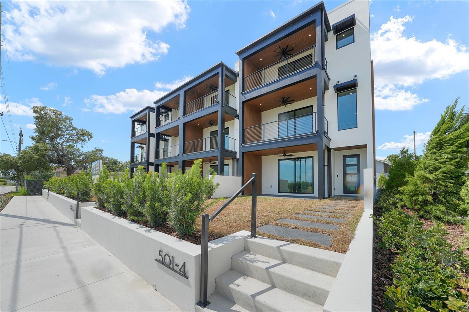 Image 76 of 84 For 501 Ross Avenue 3