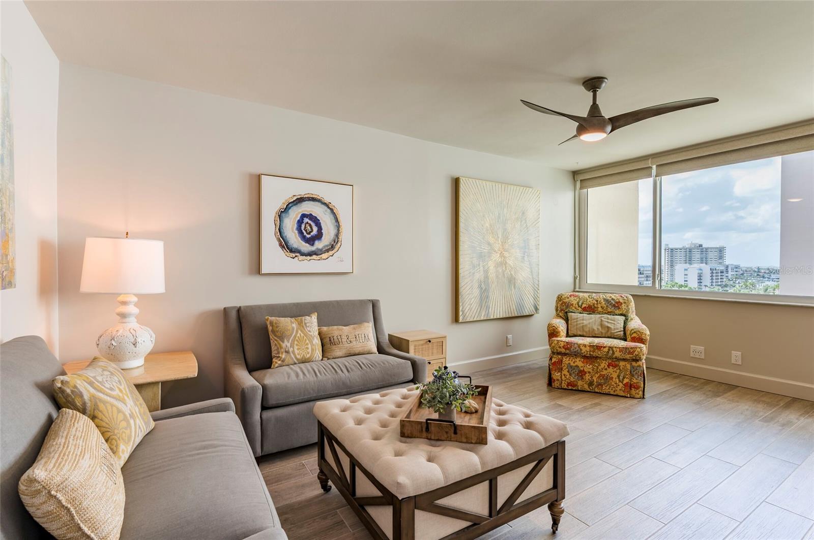 Image 32 of 57 For 1480 Gulf Boulevard 901