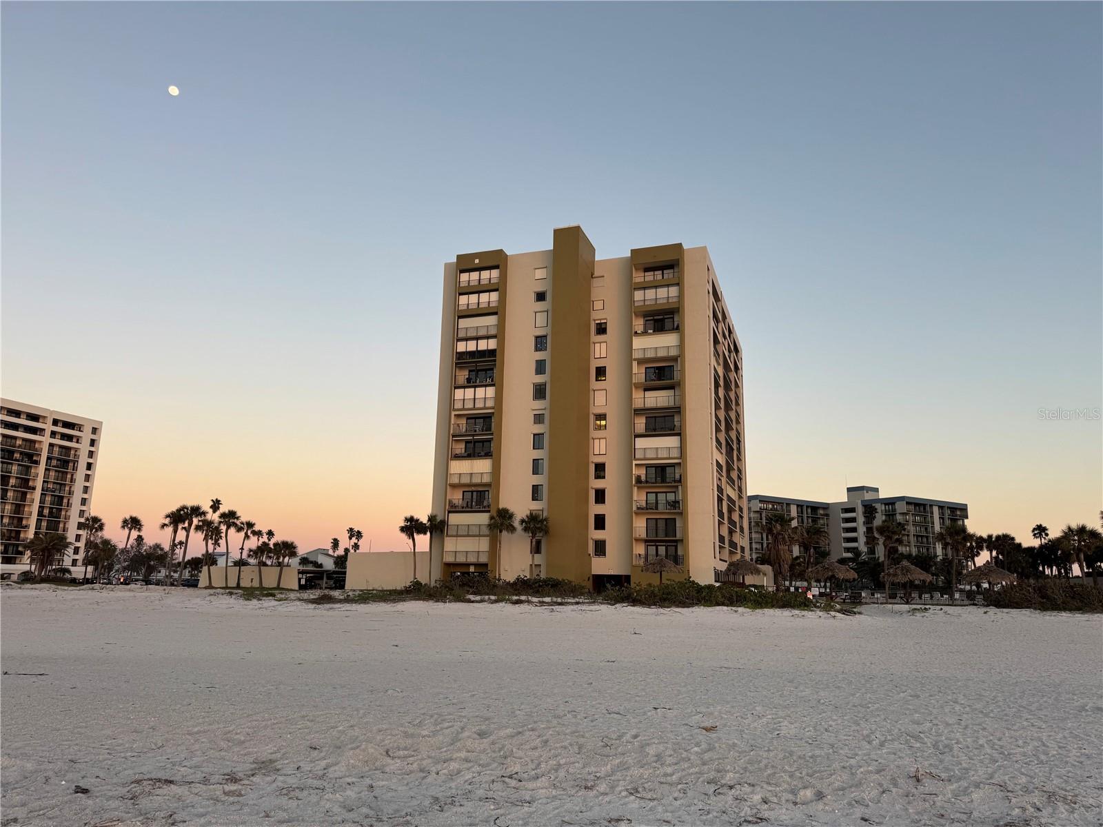 Image 49 of 57 For 1480 Gulf Boulevard 901
