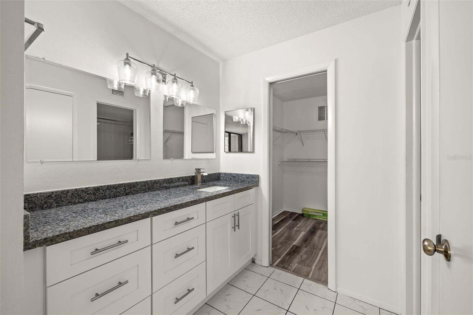 Image 24 of 40 For 14130 Rosemary Lane 2208