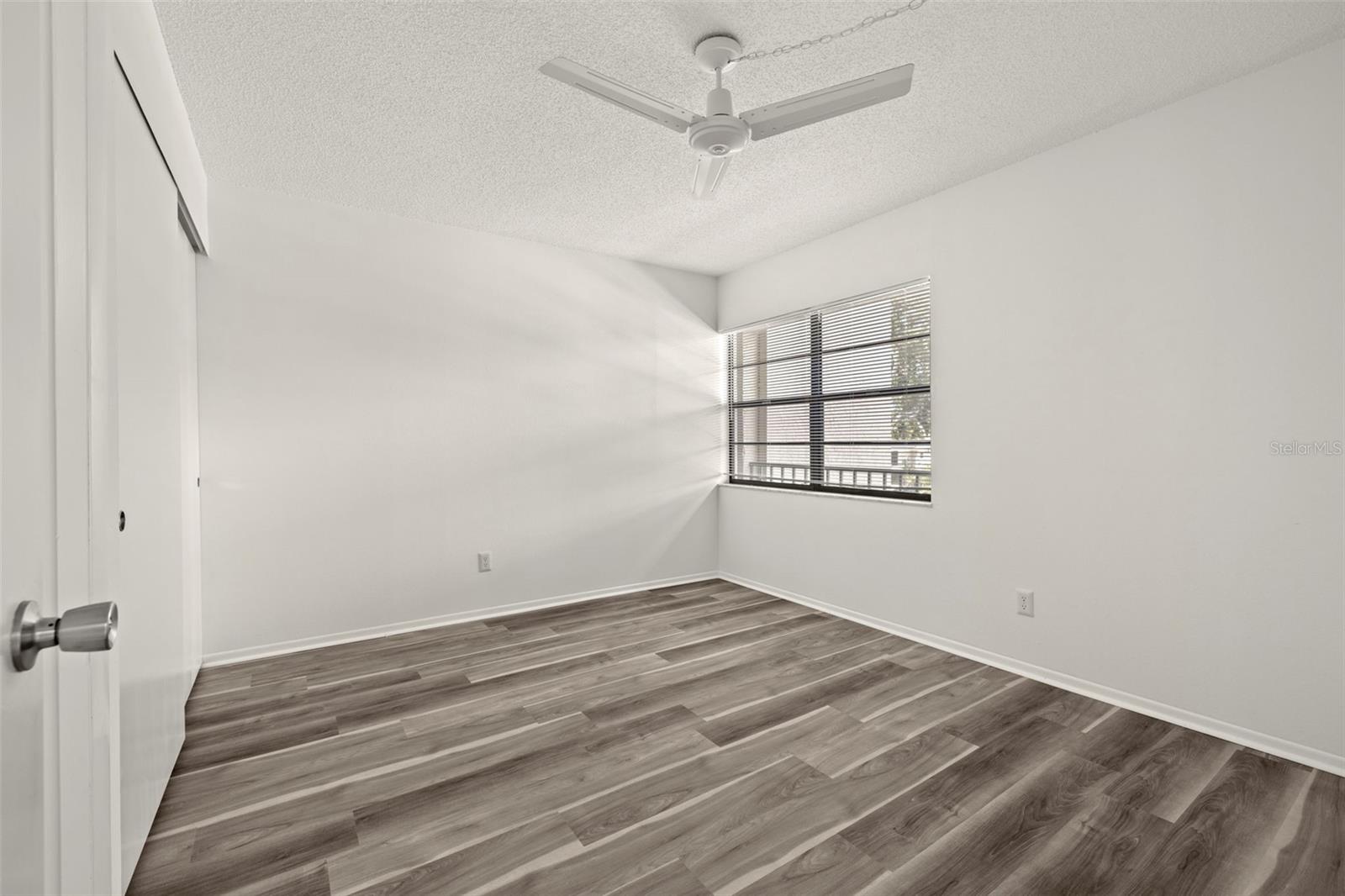 Image 27 of 40 For 14130 Rosemary Lane 2208