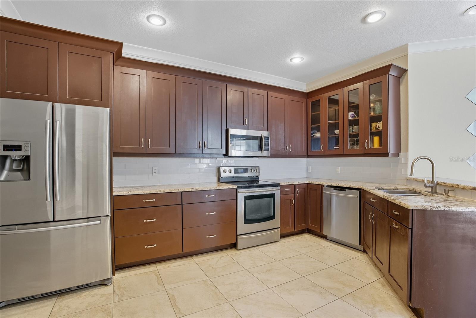 Listing photo id 7 for 19120 White Wing Place