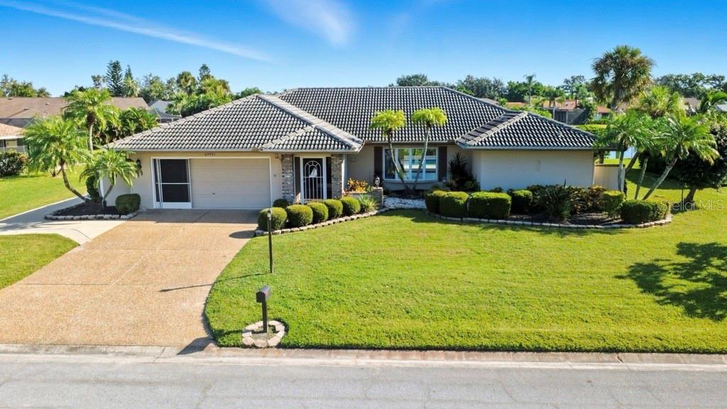 Image 3 of 61 For 6994 Country Lakes Circle