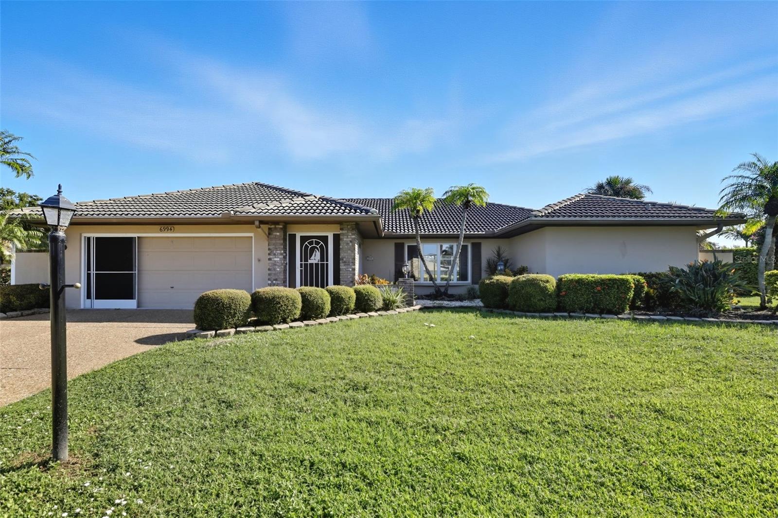 Image 6 of 61 For 6994 Country Lakes Circle