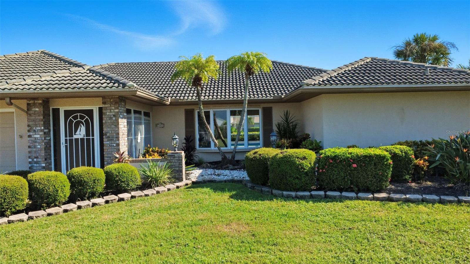 Image 7 of 61 For 6994 Country Lakes Circle