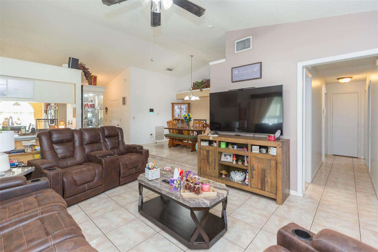 Image 10 of 39 For 607 Sand Ridge Drive