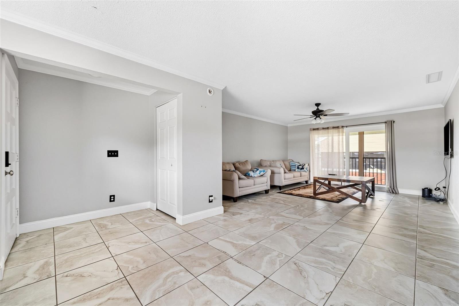 Image 9 of 19 For 200 Country Club Drive 808