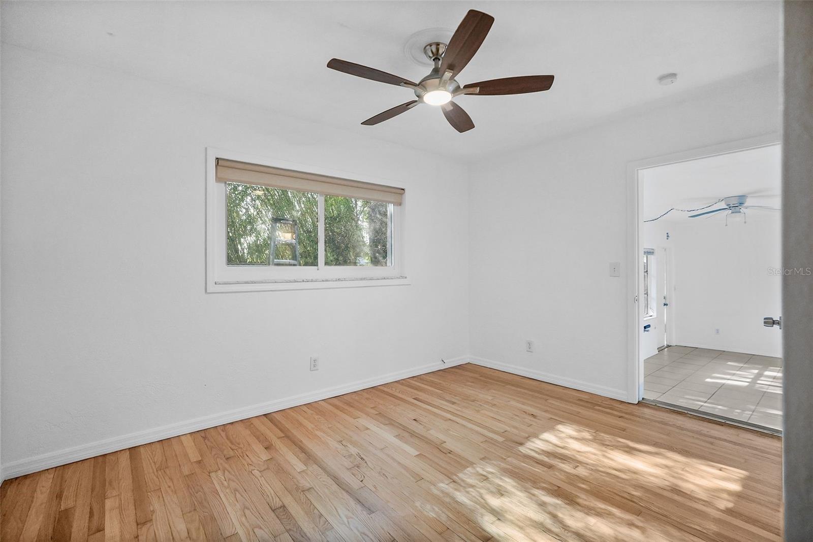Image 17 of 53 For 3027 Burlington Avenue N