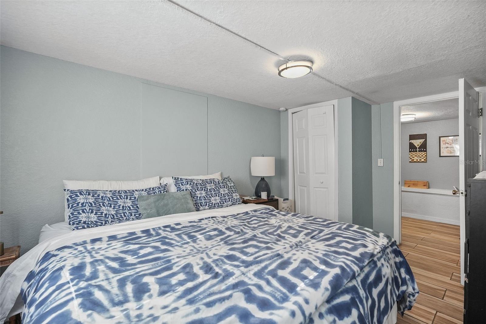 Image 31 of 53 For 3027 Burlington Avenue N