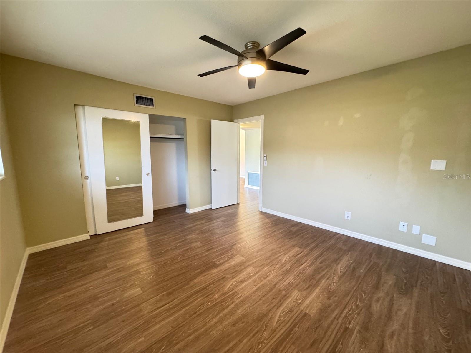 Image 17 of 74 For 2360 World Parkway Boulevard 38