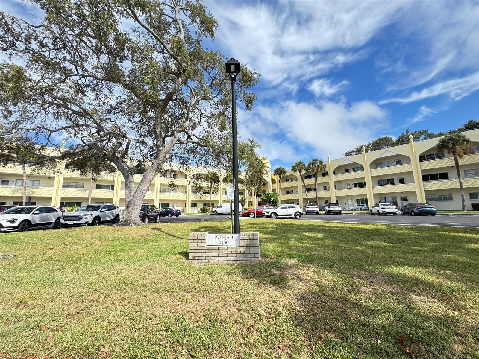 Image 23 of 74 For 2360 World Parkway Boulevard 38