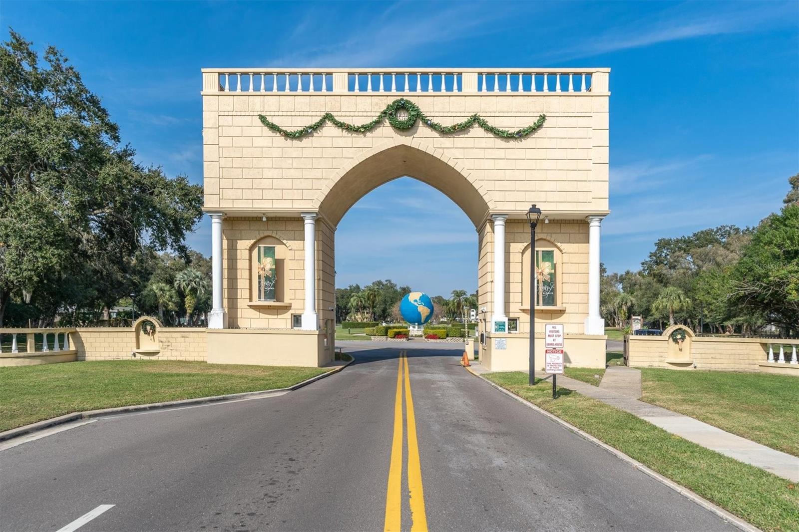 Image 24 of 74 For 2360 World Parkway Boulevard 38